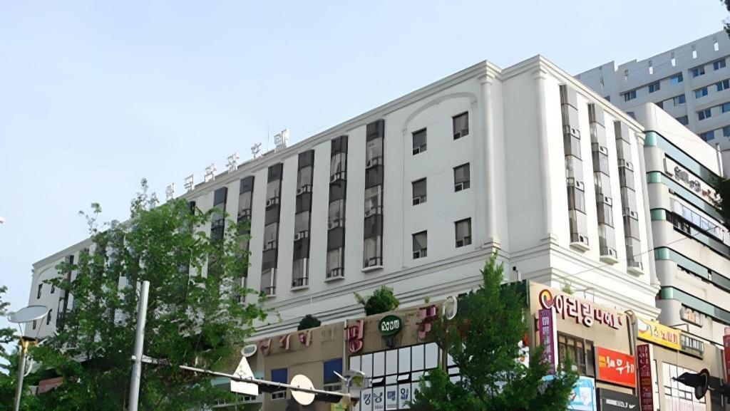 Hotel Olympic Cshangvon Kültér fotó