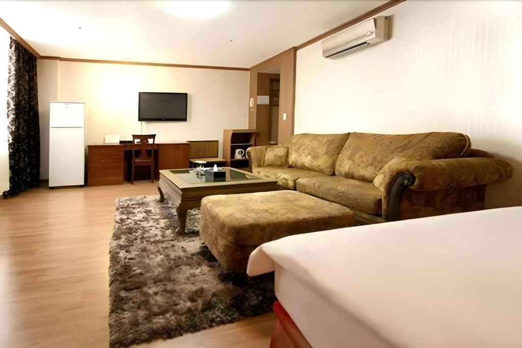 Hotel Olympic Cshangvon Kültér fotó